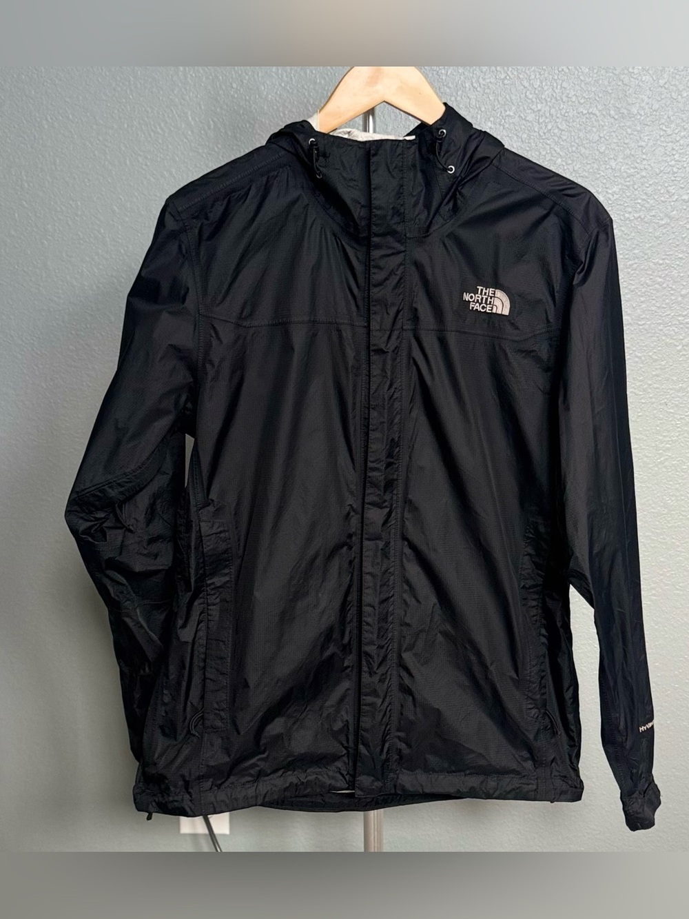 The North Face Men’s Hyvent Black Rain Jacket Size M